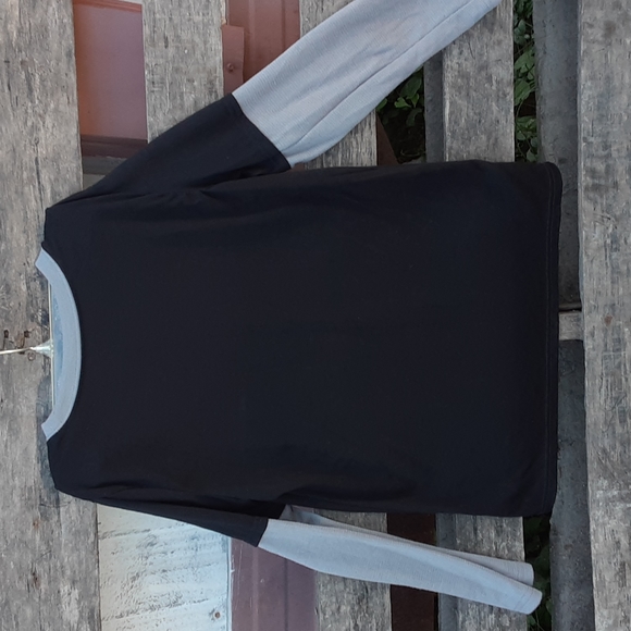 Shirt - Picture 4 of 4